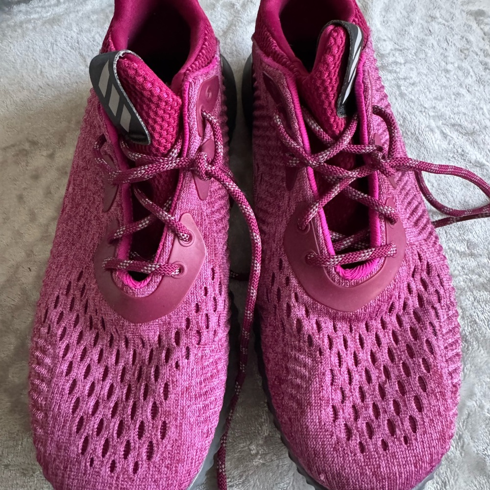Adidas Alphabounces size 8 burgundy pink